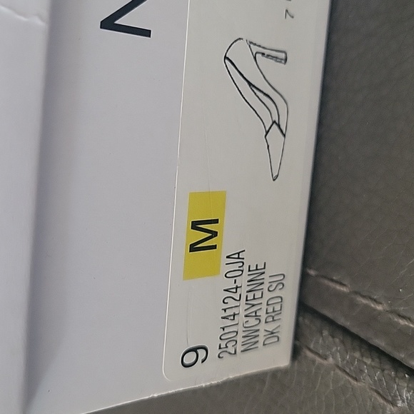 Nine West pumps - Picture 5 of 5